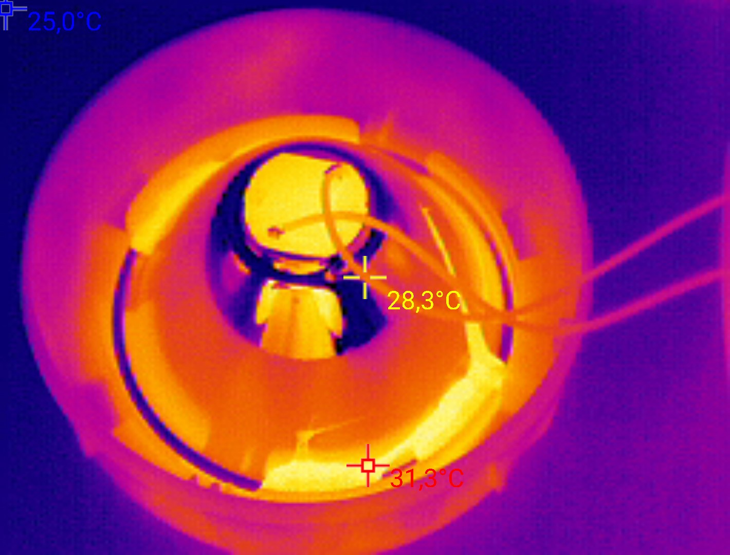 Фонарь-прожектор «ФОТОН» PB-5200, нагрев, слайд 3