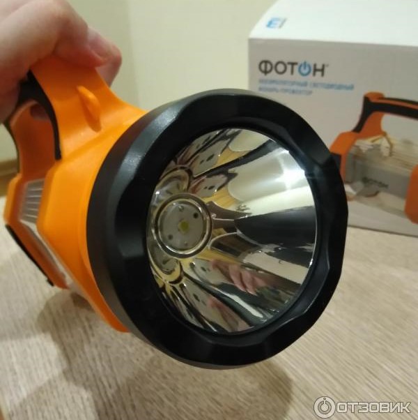 Светодиодный фонарь-прожектор «ФОТОН» PB-8000, вид спереди